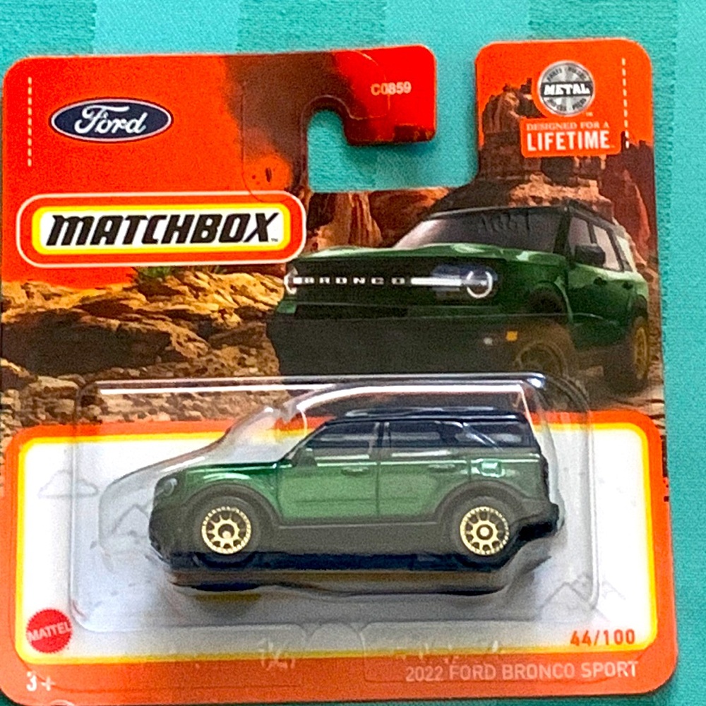 2022 Ford Bronco Sport Toy car - Green Matchbox